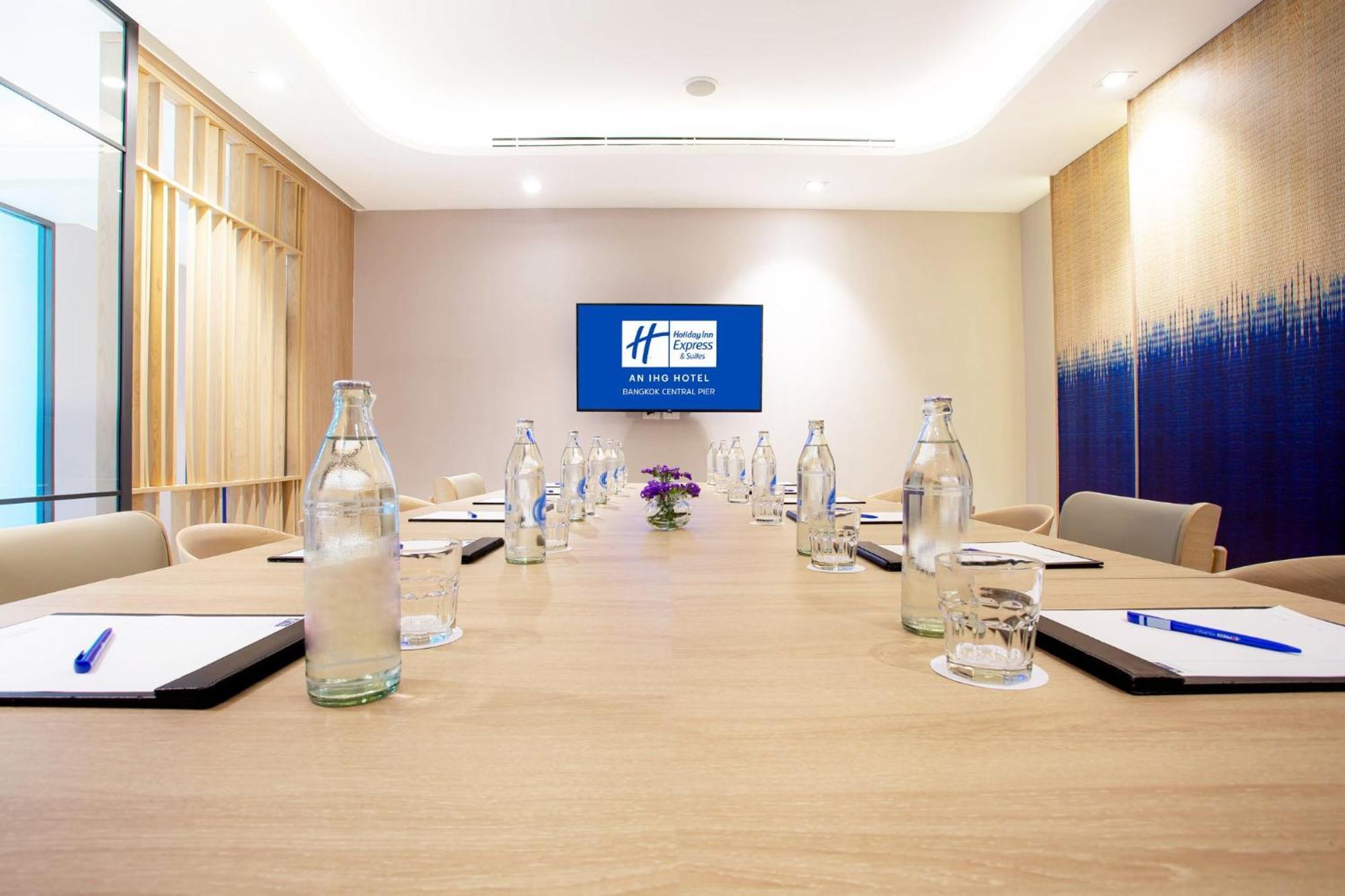 Holiday Inn Express & Suites Bangkok Central Pier By Ihg 外观 照片